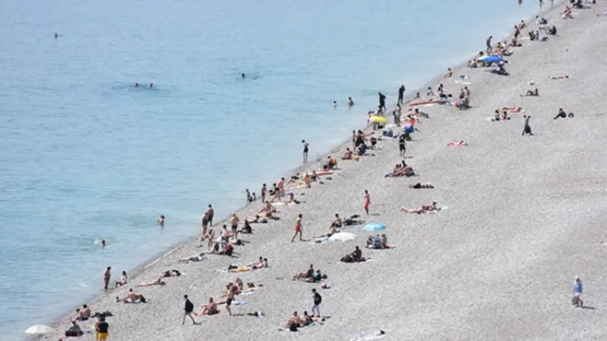 Uzmanlar uyardı! Türkiye 2024 yazını beklenenden sıcak geçirebilir haberinin görseli
