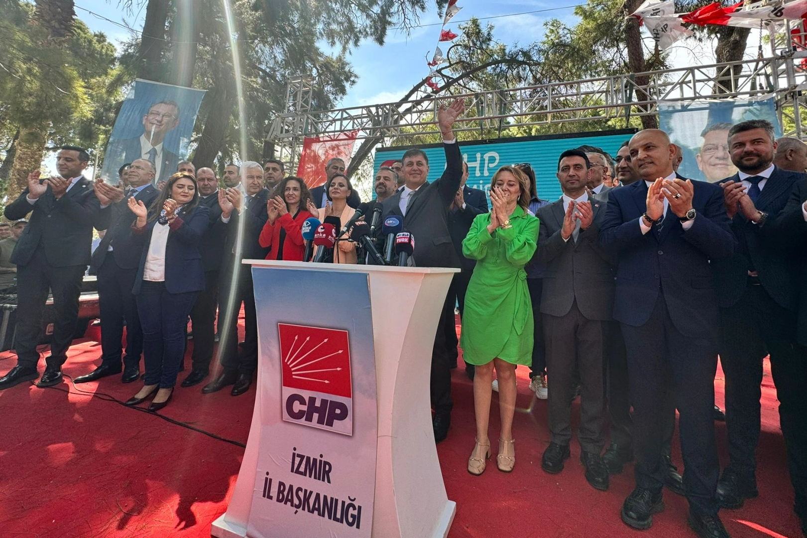 CHP İzmir’de ‘çifte bayram’: Üst kademeden ortak mesaj