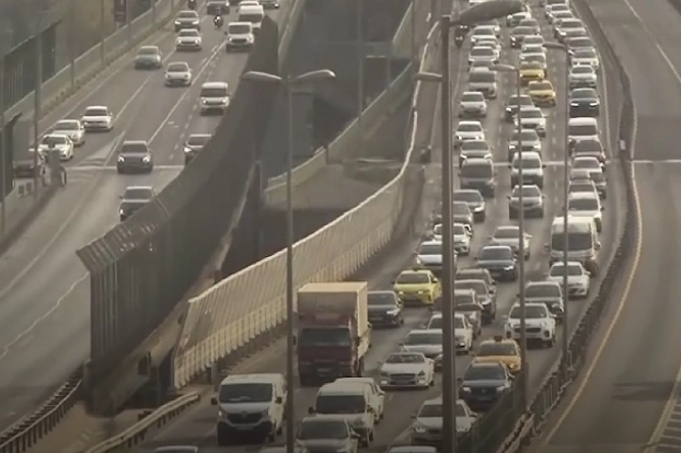 İstanbul'da bayram yoğunluğu trafiğe yansıdı