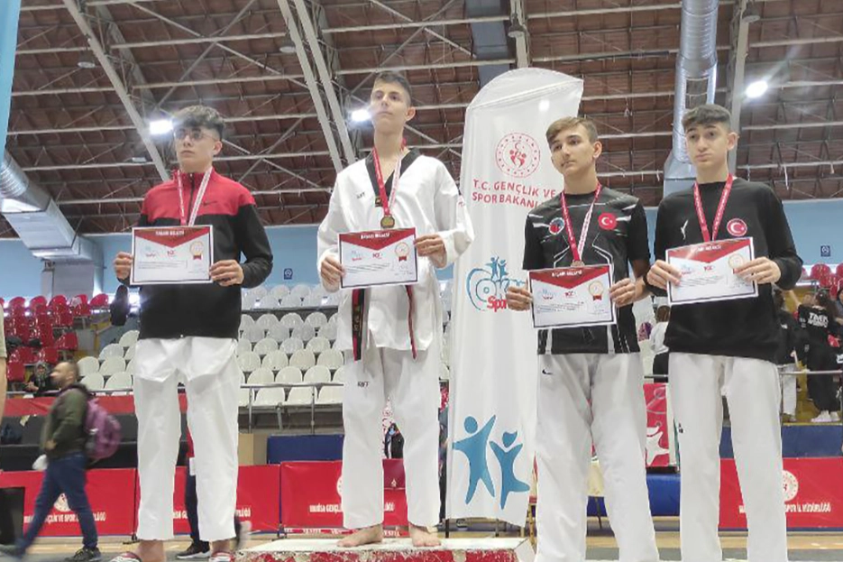 Foçalı Taekwondocudan gurur veren madalya