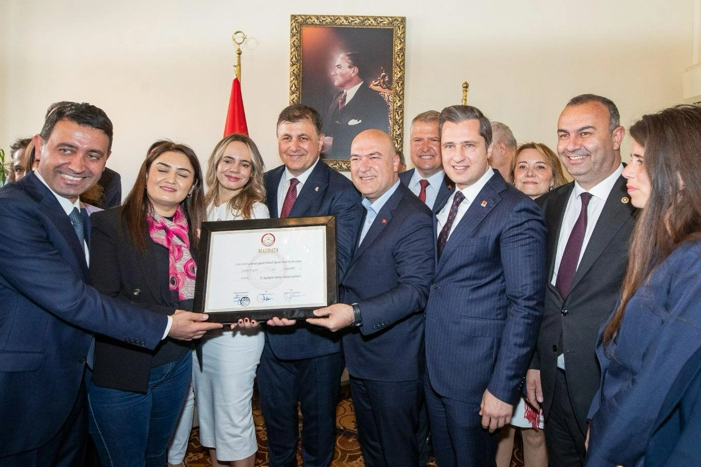 İzmir Büyükşehir'de Cemil Tugay dönemi resmen başladı