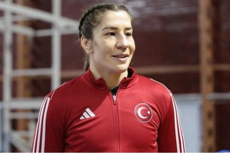 Milli güreşçi Yasemin Adar Yiğit Türkiye'ye Paris 2024 için kota kazandı