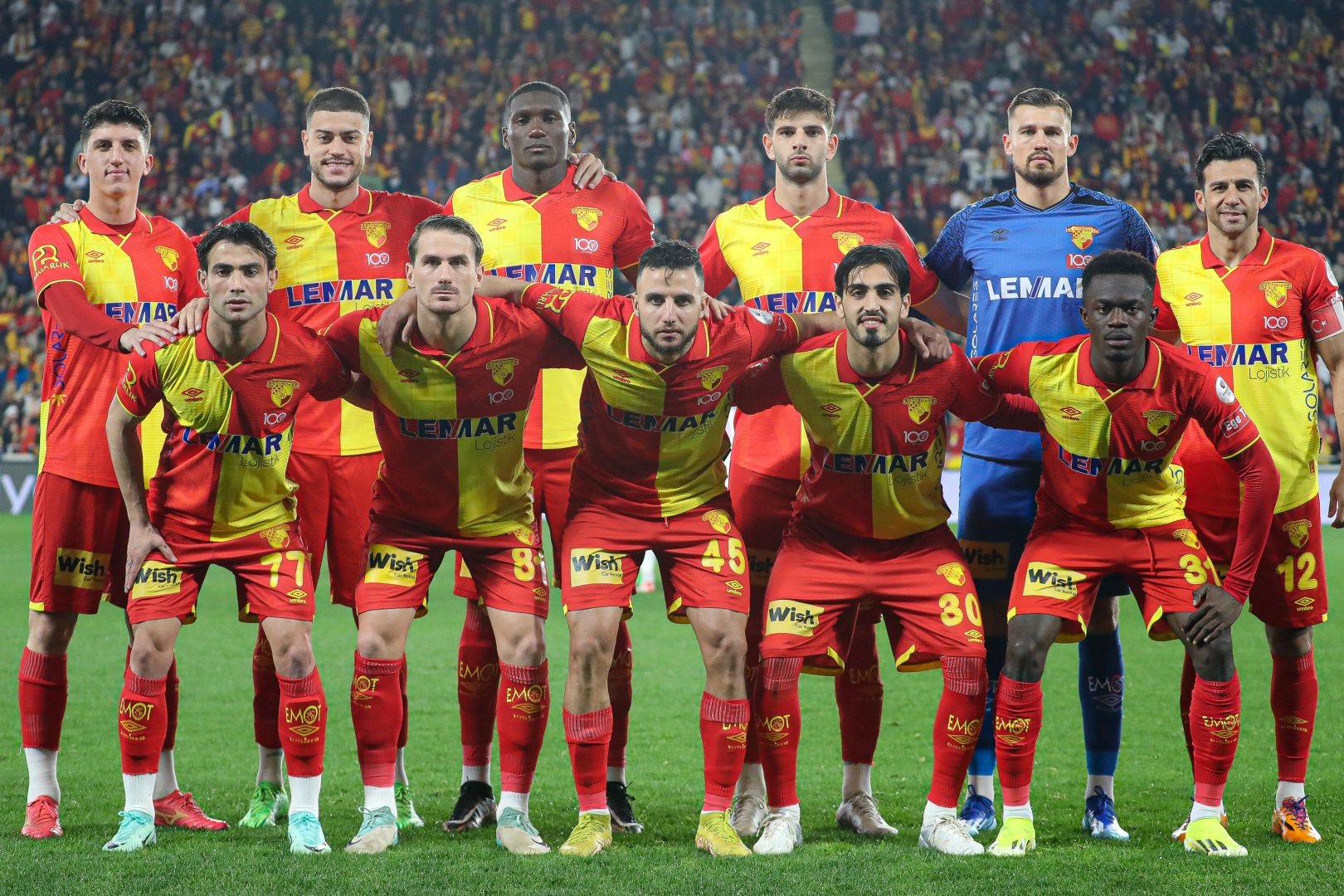 Göztepe evinde Erzurumspor'u ağırlıyor