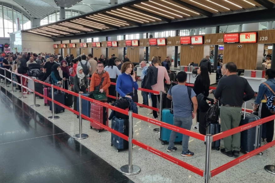 İstanbul Havalimanı’nda tatil yoğunluğu devam ediyor haberinin görseli