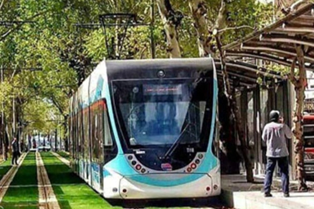 İzmir'de tramvay kullananlar dikkat! haberinin görseli