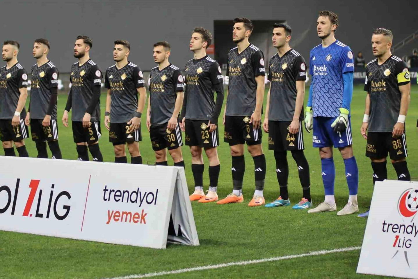 Altay küme düşmeye devam ediyor haberinin görseli