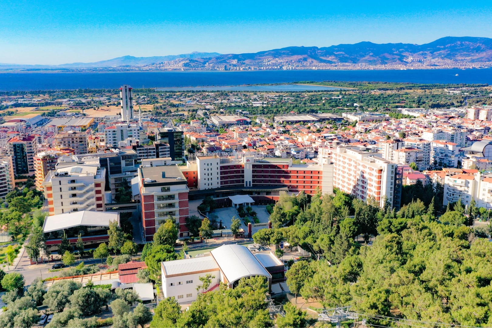 İzmir Ekonomi Üniversitesi uluslararası alanda ilk 3'te