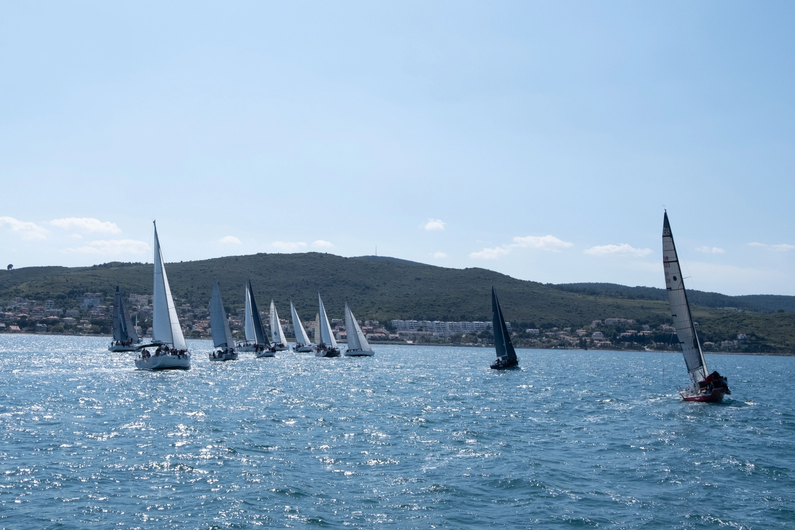 Jimmy Key Universail 2024: Moda dünyasından yelken yarışlarına haberinin görseli