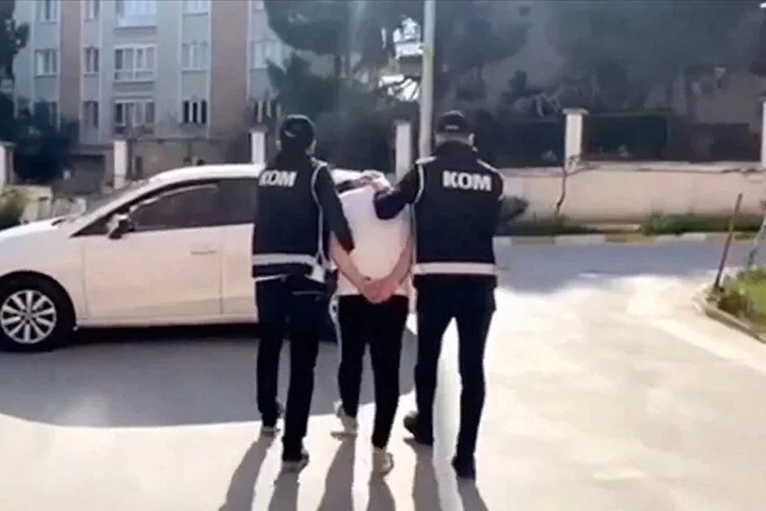 Suçlulara göz açtırılmıyor: Mercek-16 operasyonunda 912 silah ele geçirilirken 959 şüpheliye işlem yapıldı haberinin görseli