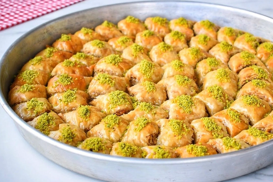 Gelinim mutfakta Bayram baklavası tarifi: Bayram baklavası nasıl yapılır? Bayram baklavası malzemeleri neler?