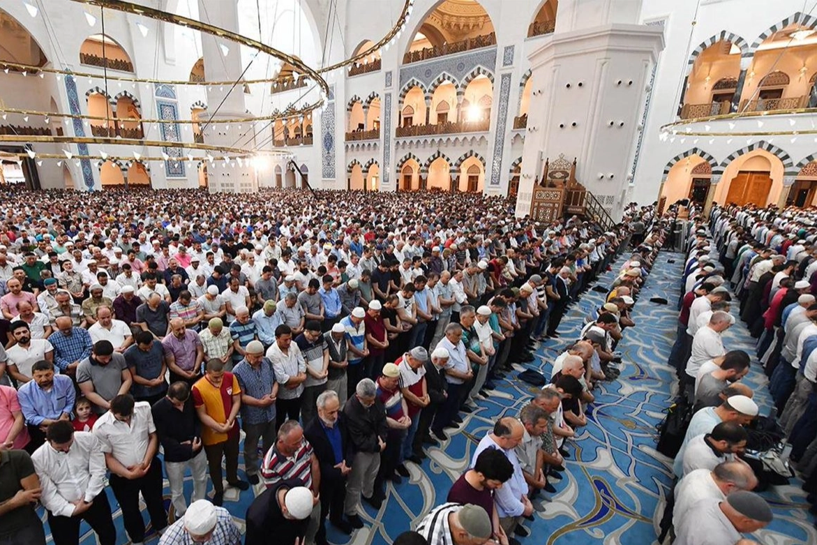 İzmir bayram namazı saati 2024… İzmir’de bayram namazı saat kaçta kılınacak? İl il bayram namazı saatleri!