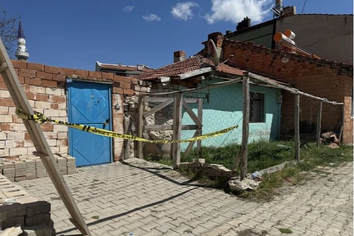 Eski koca dehşet saçtı: Boşandığı eşi ile annesini vurdu