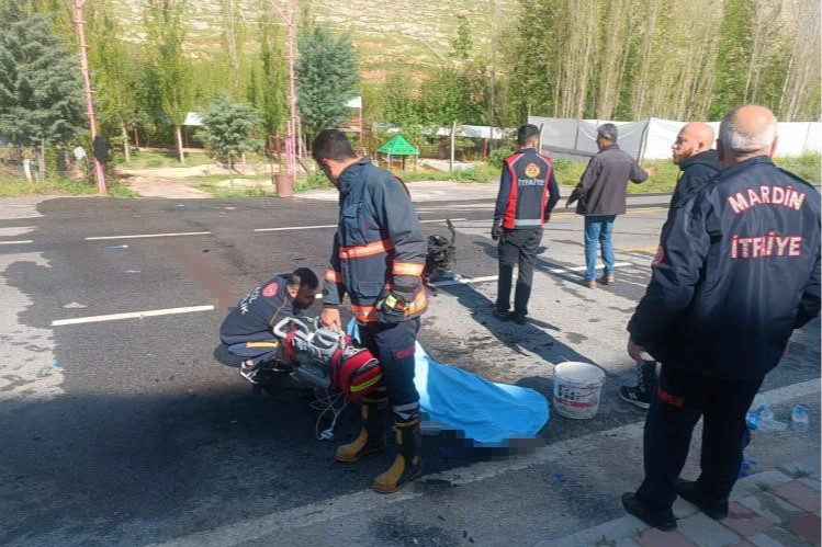 Mardin'de otomobil ile motosiklet çarpıştı: Ölü ve yaralı var! haberinin görseli