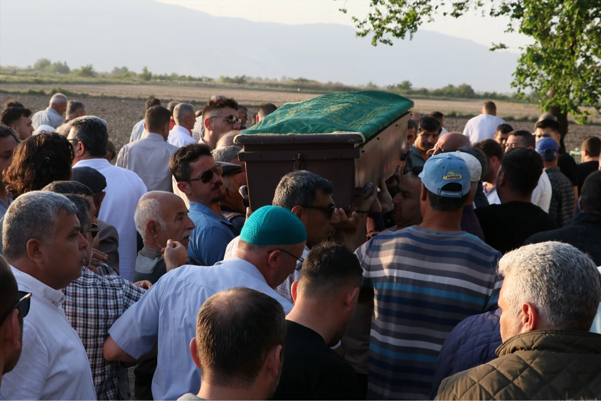 Teleferik faciasında hayatını kaybeden Memiş Enes Gümüş toprağa verildi