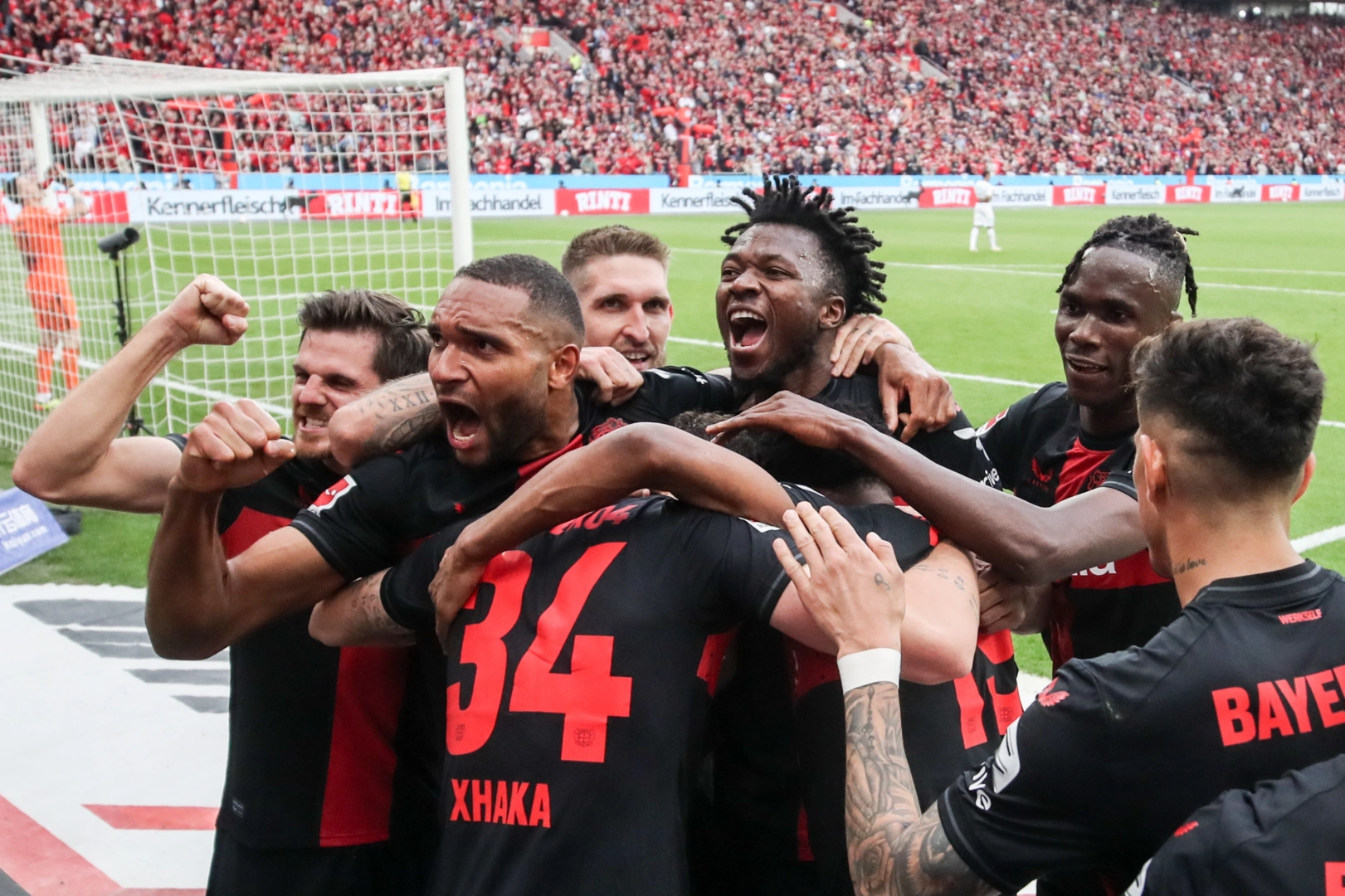 Bundesliga'da Bayer Leverkusen tarihinde ilk kez şampiyon haberinin görseli