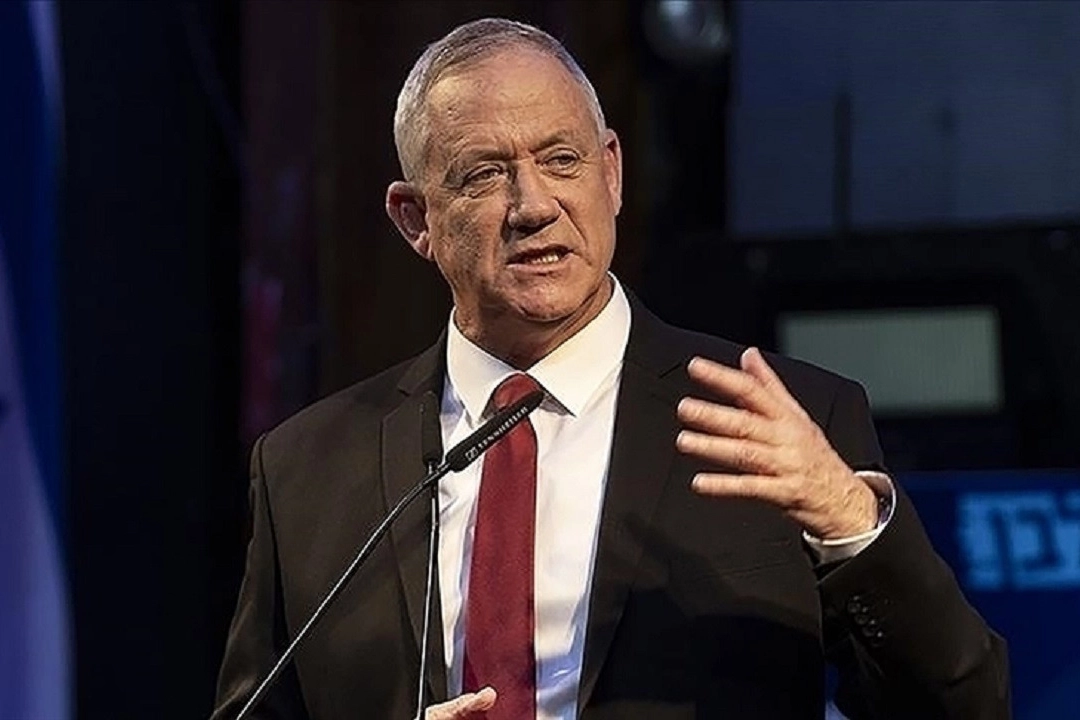 İsrail Savaş Kabinesi Üyesi Gantz: İran'ın saldırısının bedelini alacağız haberinin görseli