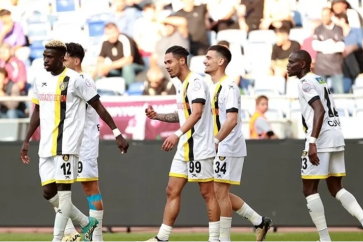 İstanbulspor deplasmanda Atakaş Hatayspor'u yendi haberinin görseli