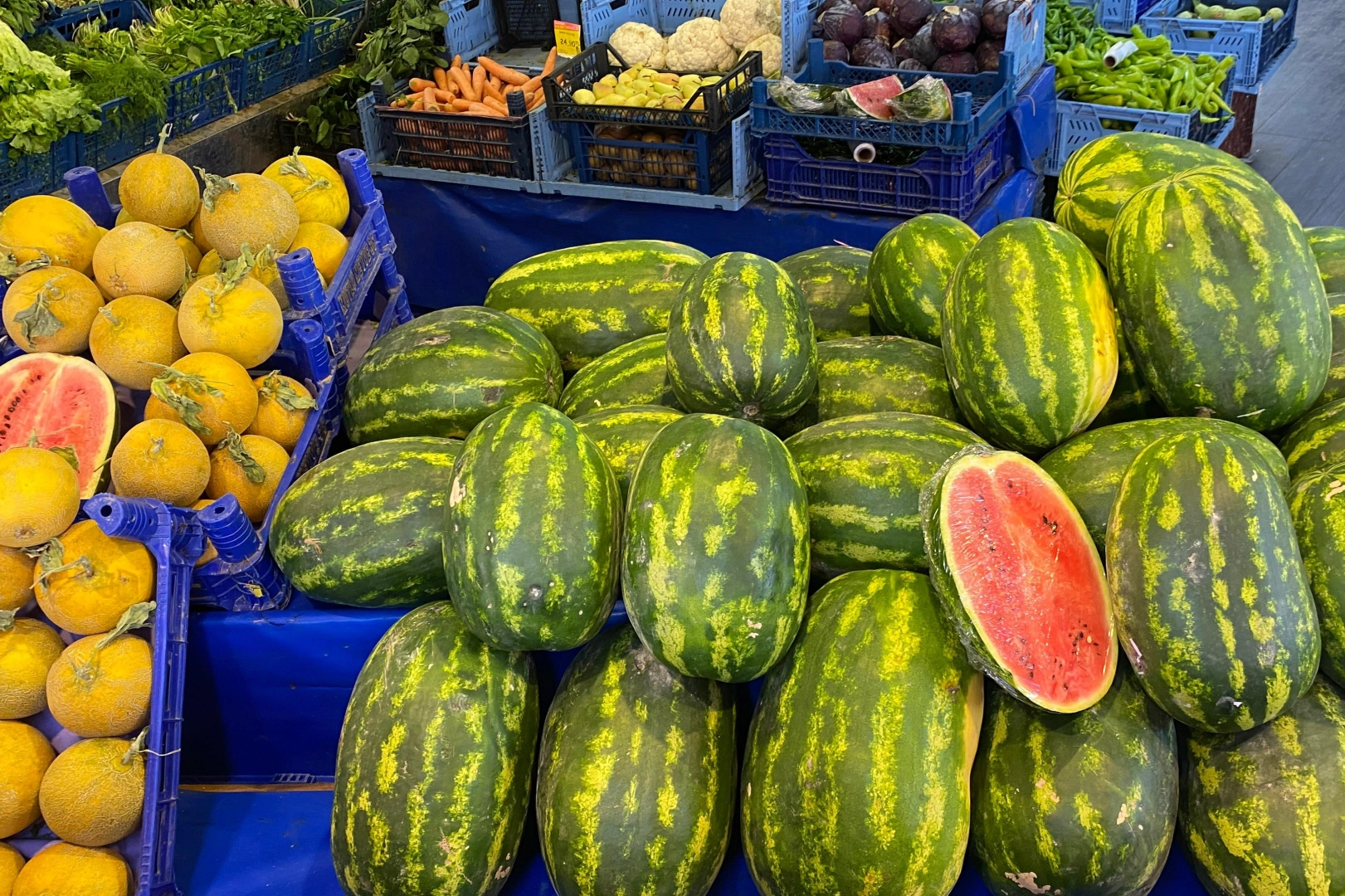Yaz meyveleri tezgahta vatandaşı bekliyor haberinin görseli