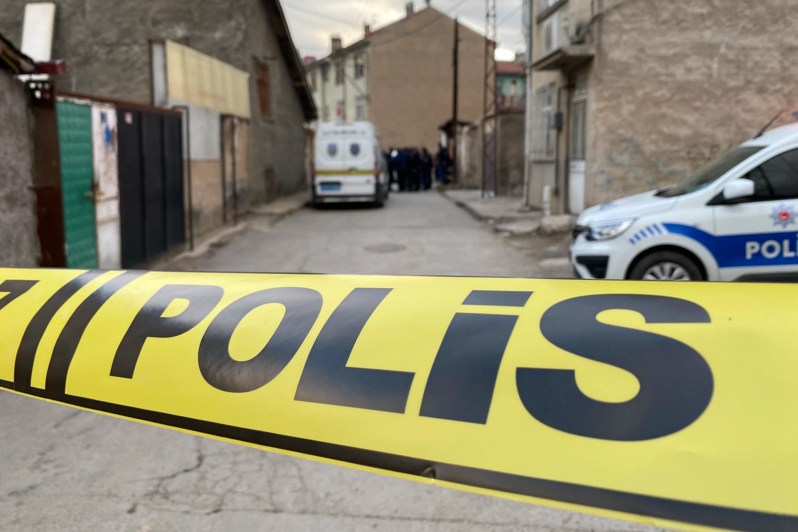 İzmir Karabağlar'da dehşet: Yol verme kavgası kanlı bitti haberinin görseli