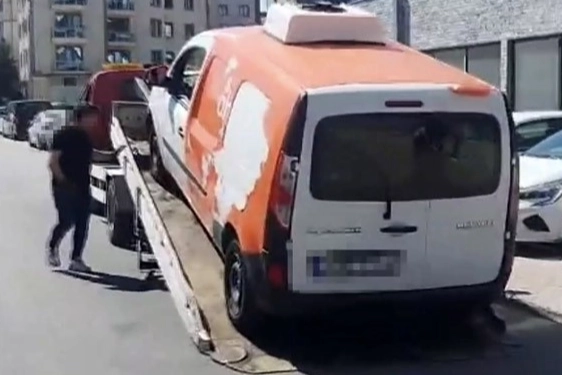 Migros aracıyla drift atan sürücü cezadan kaçamadı! haberinin görseli