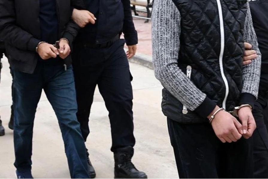 Esnaf ve hücre evlerine FETÖ operasyonu haberinin görseli