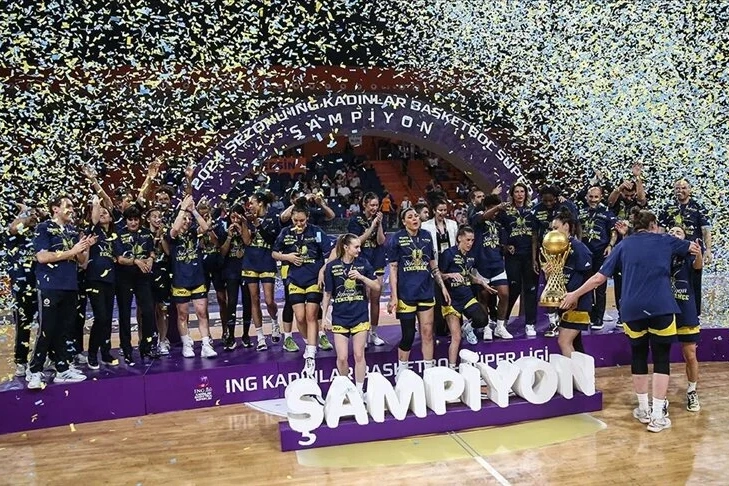 Kadın basketbolunun en büyüğü Fenerbahçe!