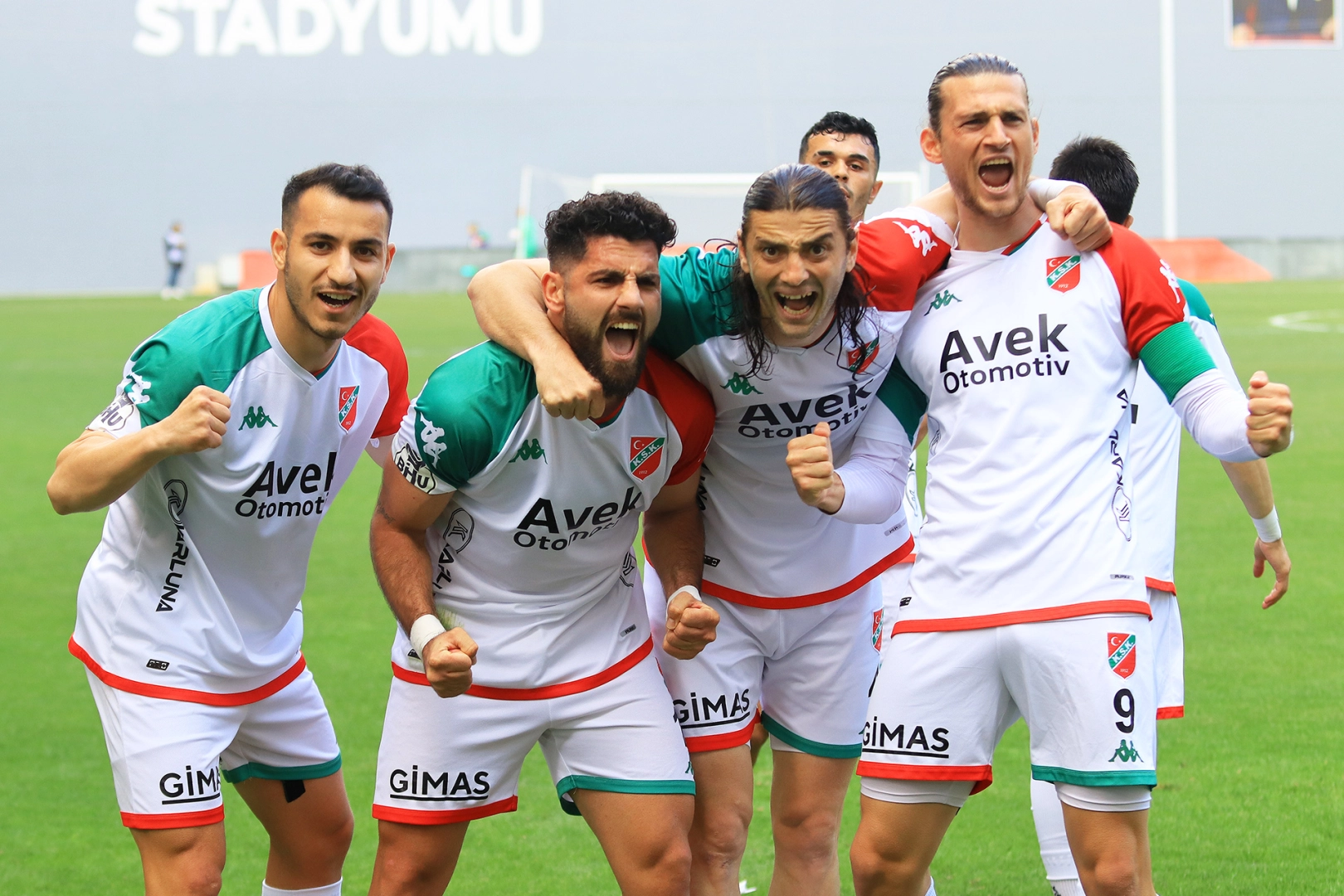 Karşıyaka'nın süper ikilisi: Enes ve Fatih performansı ile göz kamaştırıyor haberinin görseli