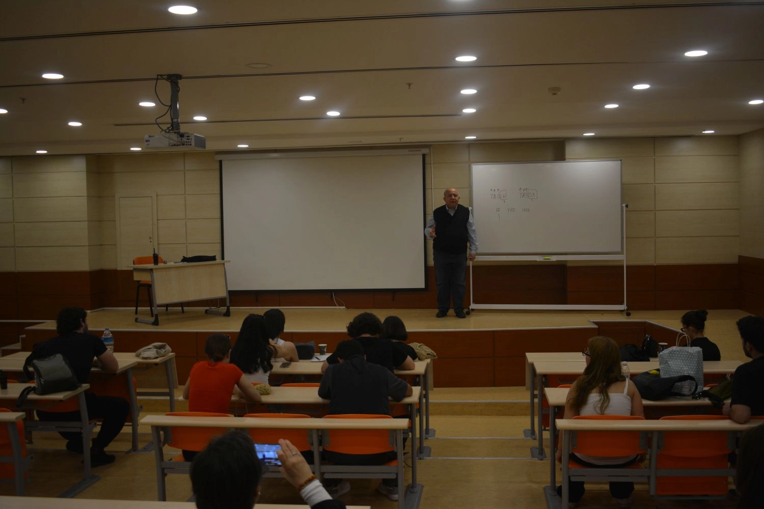 Ege Üniversitesi'nde ''Amatör Telsizcilik” Söyleşisi