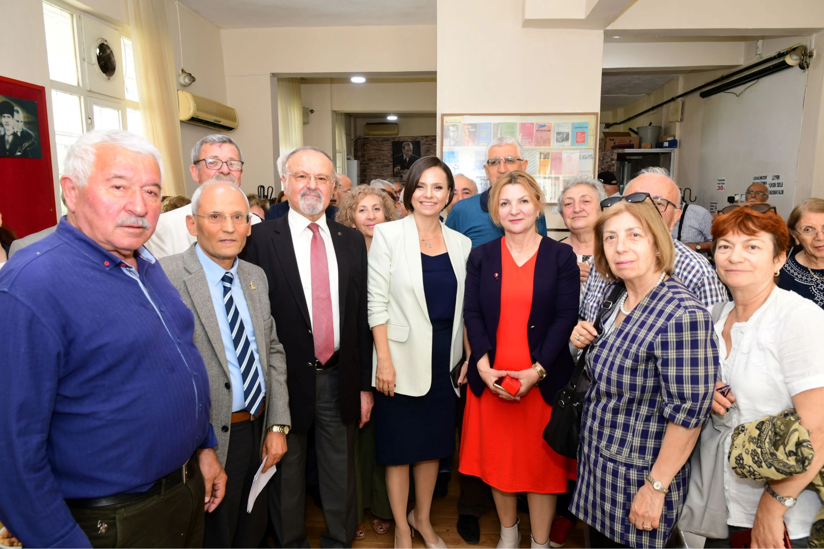 Karabağlar Belediye Başkanı Kınay: Köy Enstitüleri benim için aydınlık demek haberinin görseli