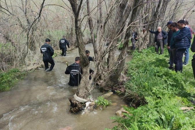 3 yaşındaki çocuk dereye düşerek hayatını kaybetti!