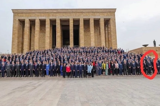 CHP'nin Anıtkabir'deki o fotoğrafı gündem oldu: Tugay kenarda kaldı