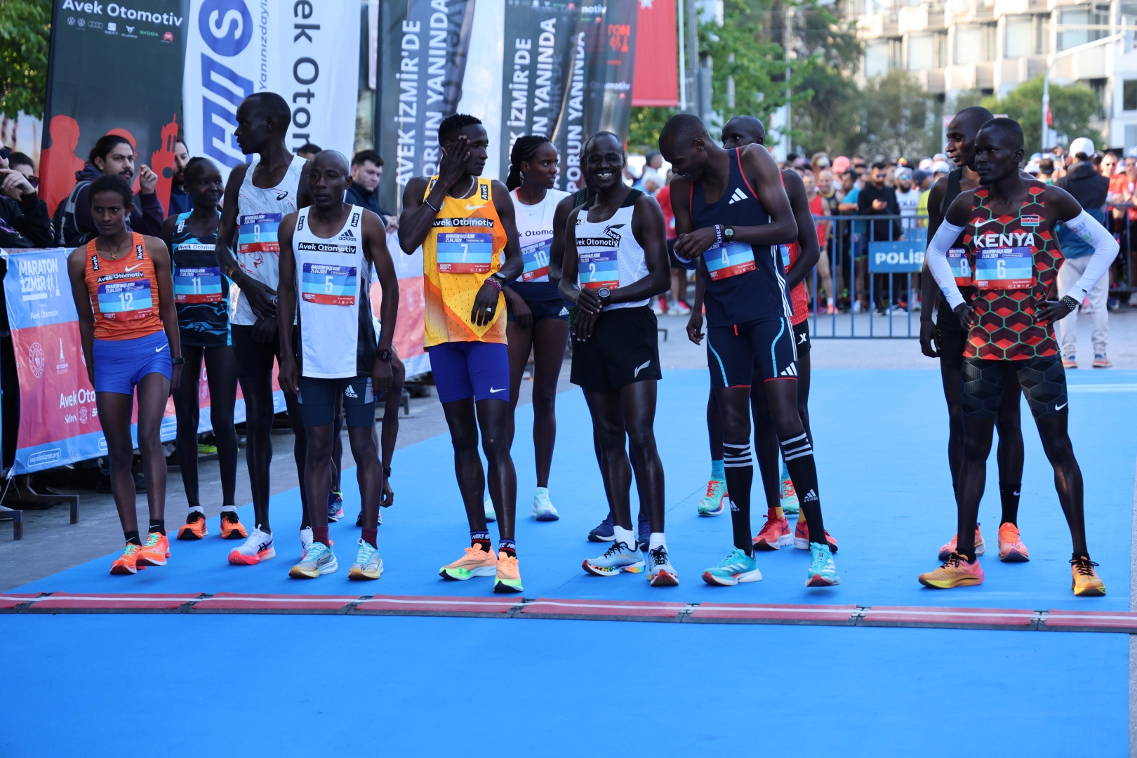 Maraton İzmir'de heyecan dorukta: 600 sporcu rekorlar peşinde