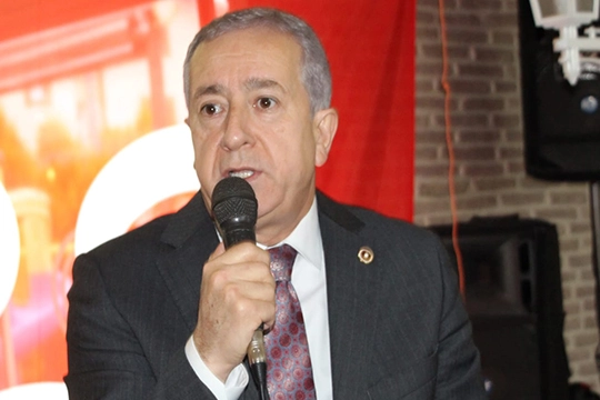 MHP Genel Başkan Yardımcısı  Durmaz : Türk bayrağına tahammül edemeyenler, o bayrağın gölgesinde nefes almamalıdır