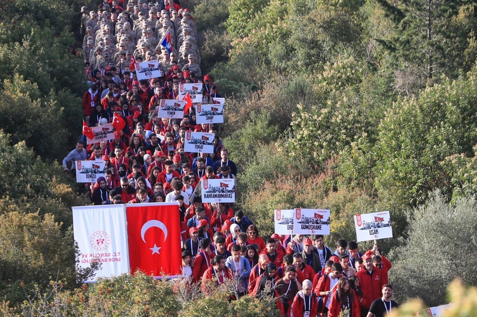 Çanakkale’de 57. Alaya vefa yürüyüşü! haberinin görseli
