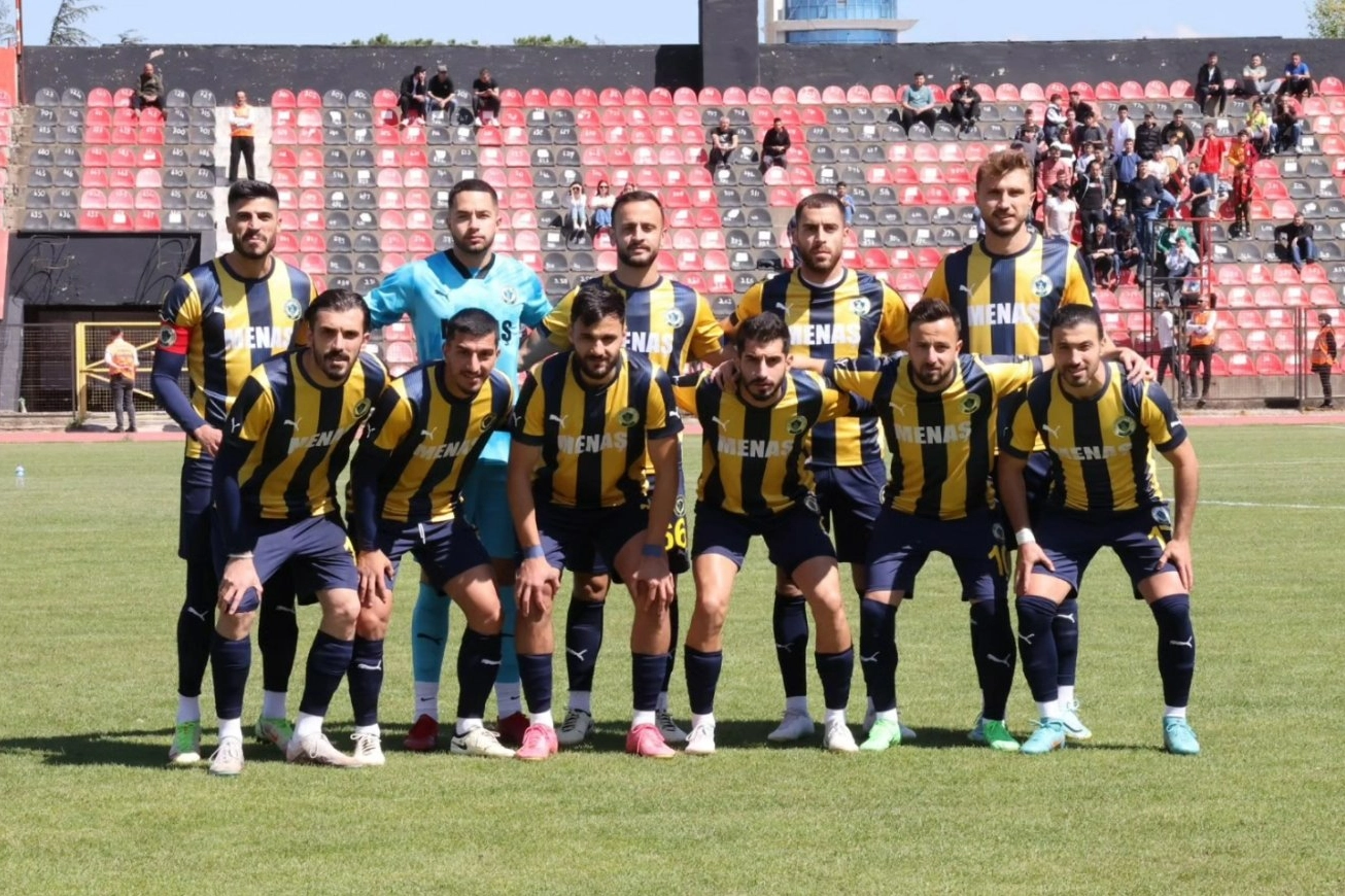 Menemen FK, play-off'u garantiledi