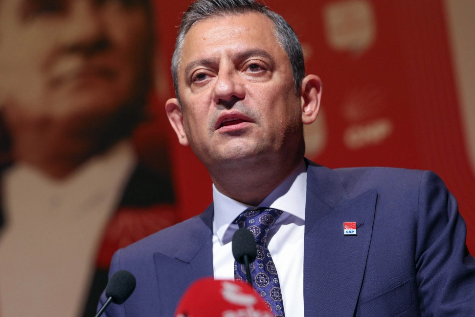 Özgür Özel Saray’a açık kapı bıraktı! haberinin görseli