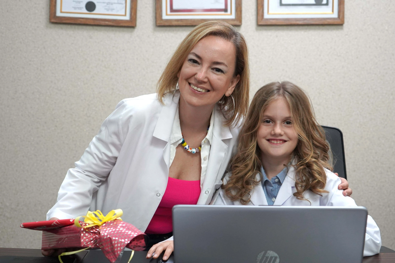 İEÜ Medical Point’te koltuklar bugün çocukların haberinin görseli