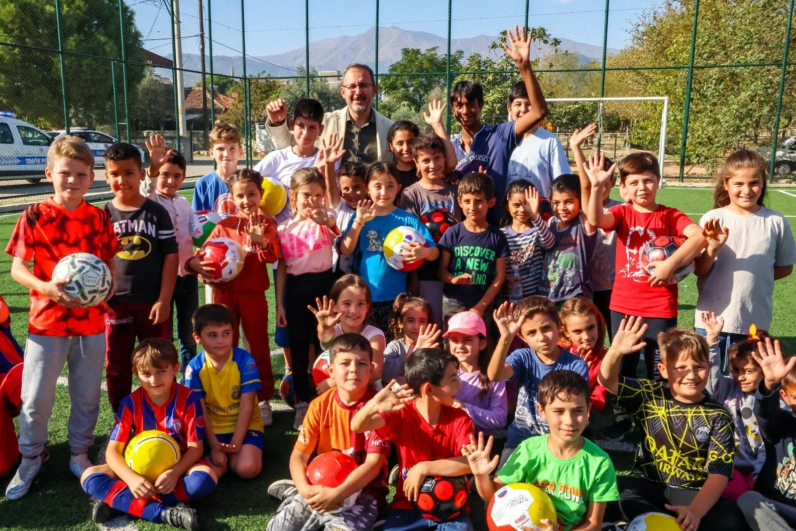 Kasapoğlu'ndan 23 Nisan mesajı haberinin görseli