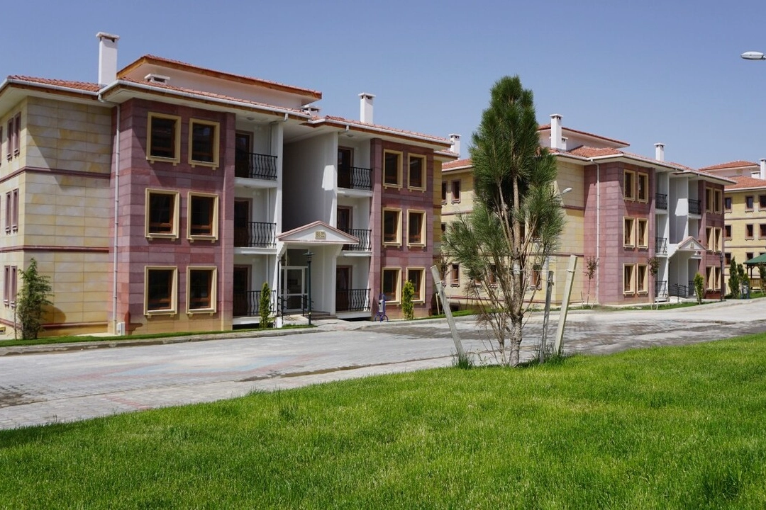 O 33 ilde olanın yüzü gülecek! TOKİ başvurana ev anahtarı verecek haberinin görseli