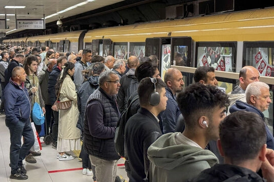 Üsküdar'da iki metro çarpıştı haberinin görseli