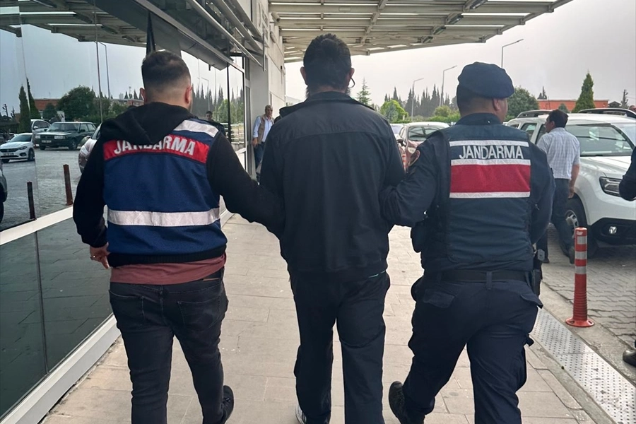 İzmir Haber: DEAŞ operasyonu kapsamında 11 şüpheli yakalandı haberinin görseli