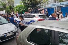 23 Nisan gösterilerinde bir veli öğretmeni darp etti! haberinin görseli