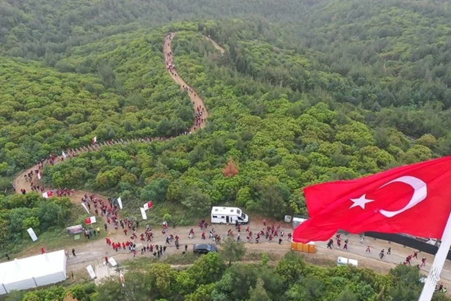 57. Alay Vefa Yürüyüşü Gelibolu Yarımadası'nda gerçekleştirildi haberinin görseli