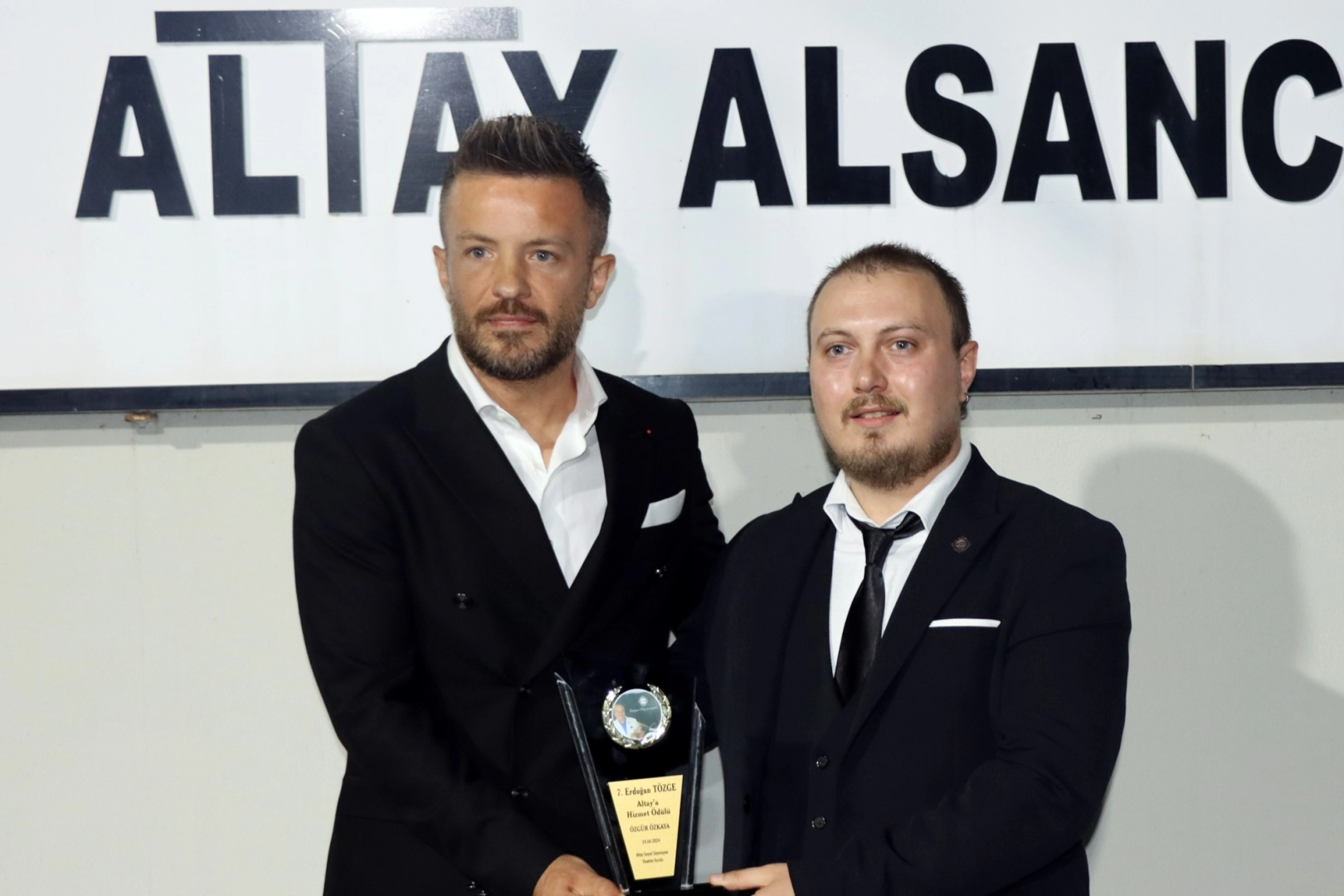 Altay'da Özgür'e büyük gurur