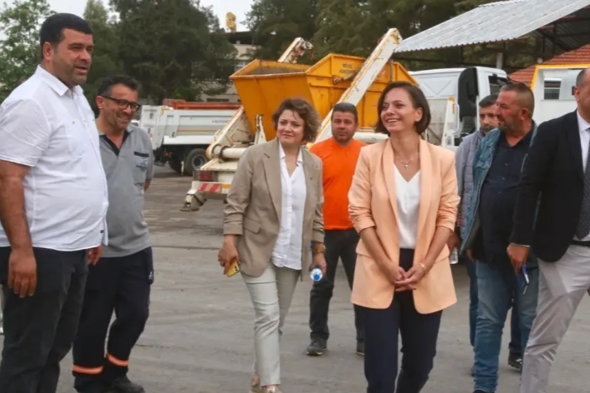 Başkan Helil Kınay Fen İşleri Şantiyesi'nde emekçilerle bir araya geldi haberinin görseli