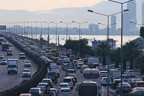 Kaç araç trafiğe katıldı? : İzmir’in Mart ayı araç raporu…