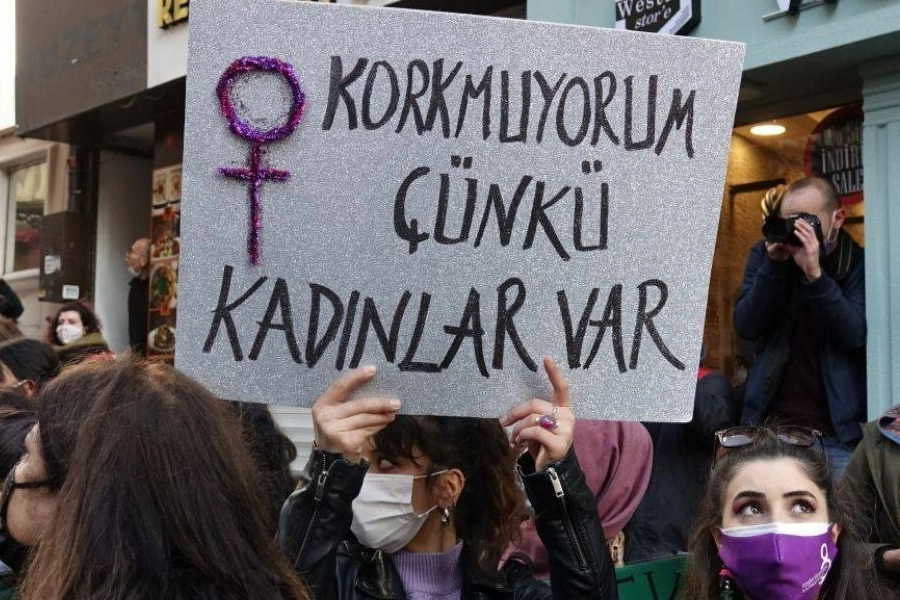 Oyuncu Uraz Kaygılaroğlu’nun o fotoğraflarına bir tepki de EŞİK’ten! haberinin görseli