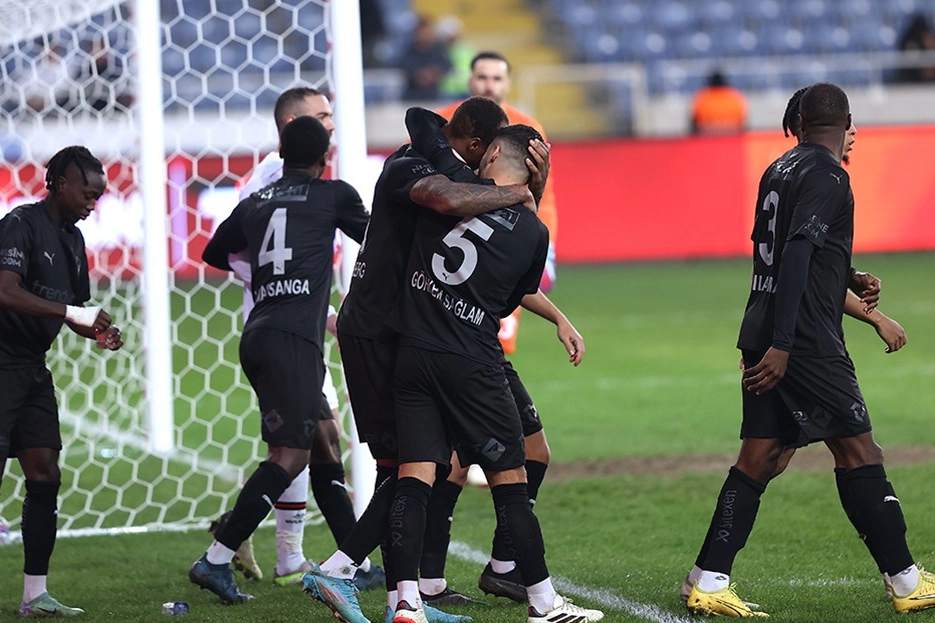 Trendyol Süper Lig’de nefesler tutuldu! Hatayspor-Başakşehir maçı ne zaman, saat kaçta, hangi kanalda?