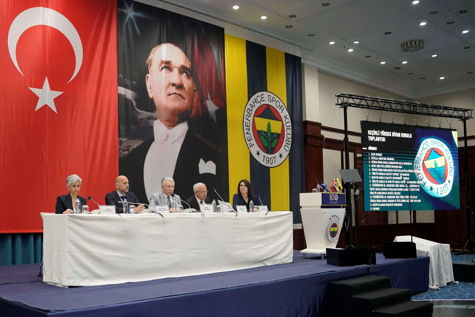 Fenerbahçe’de Divan Kurulu toplantısı başladı haberinin görseli