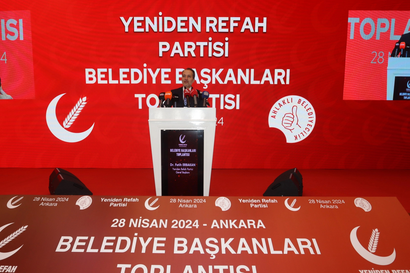 Erbakan: Ahlaklı belediyecilikte belediye başkanlığı makamı ticaret değil, ibadet makamıdır haberinin görseli